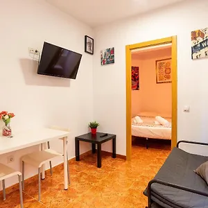 Soho Citycenter, Young People Only Apartment
